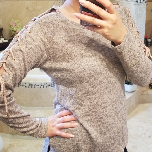 🧣💕Addison gorgeous sweater top - Picture 3 of 6